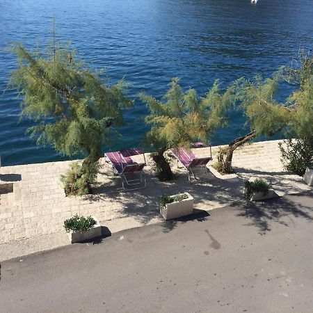 Apartment Waterline Perast Bagian luar foto