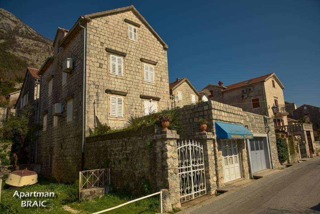 Apartment Waterline Perast Bagian luar foto